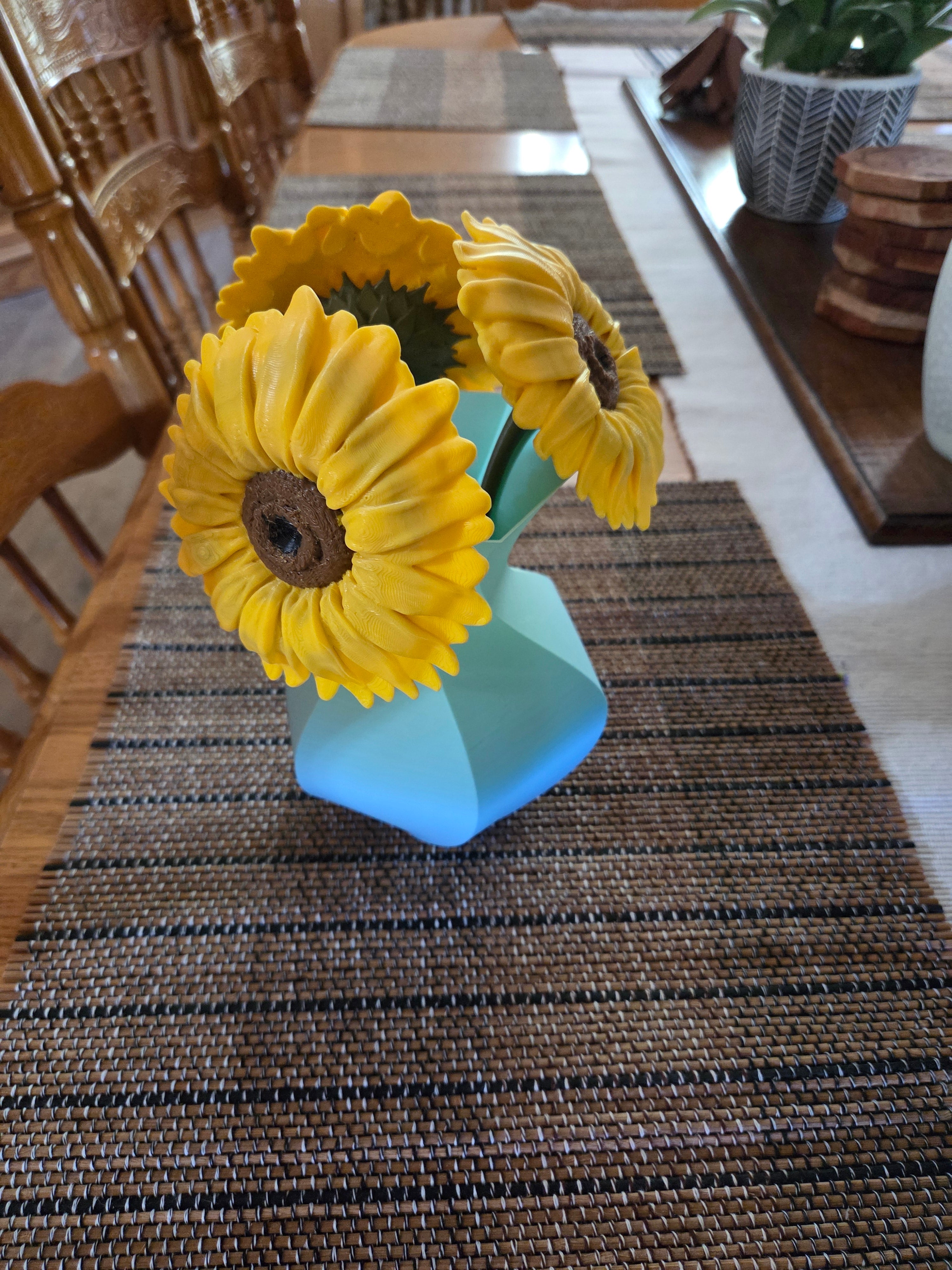 3D Printed Geometric Vase – Custom Color
